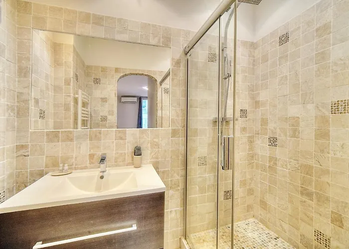 Croisette 8/10 Pers カンヌ