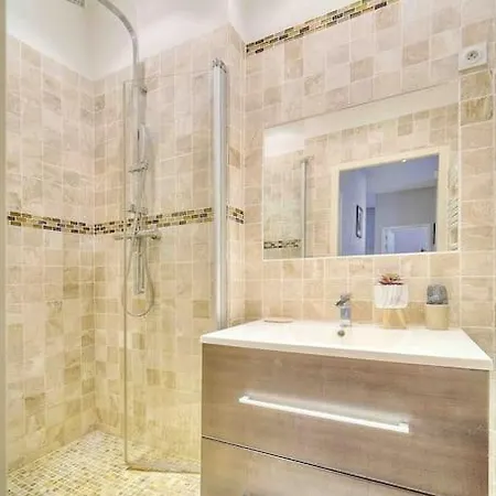 Croisette 8/10 Pers Apartment *