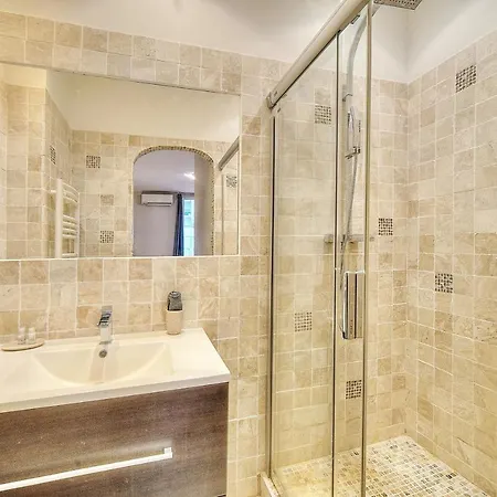 Croisette 8/10 Pers קאן