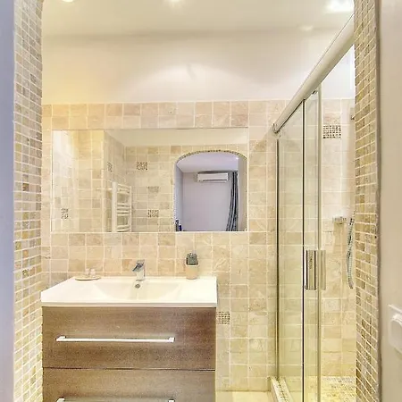 Croisette 8/10 Pers 칸느