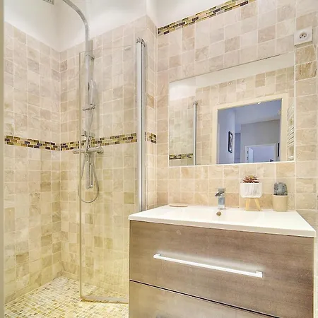 Croisette 8/10 Pers * קאן