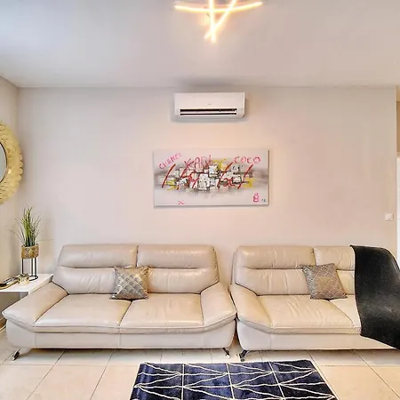Croisette 8/10 Pers Apartment *
